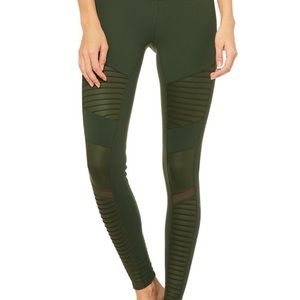 Alo High-Waist Moto Legging. Small